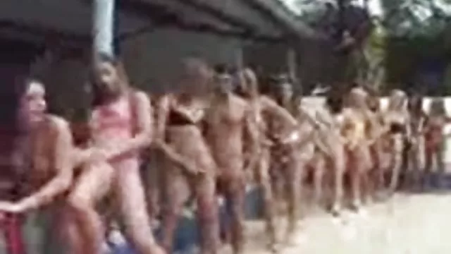 Bedava porno hiçbir kayıt Pis sürtük götünü sikiyor sex rokettube